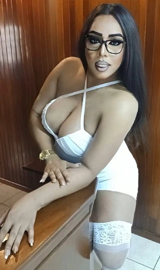 Imagem 3 do massagista Transex Perola Castro Massagista