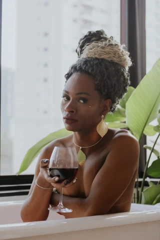 Imagem 2 do massagista Terapeuta Gabriela Lago (Método BNT Bossa Nova Tantra)