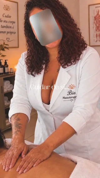 Preview do video 1 do massagista Bia Curi